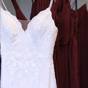 Elegant and romantic wedding dress